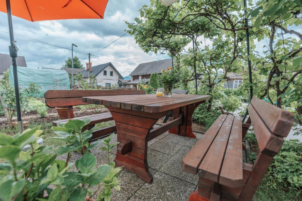 Apartma Lamberger Zirovnica Exterior foto