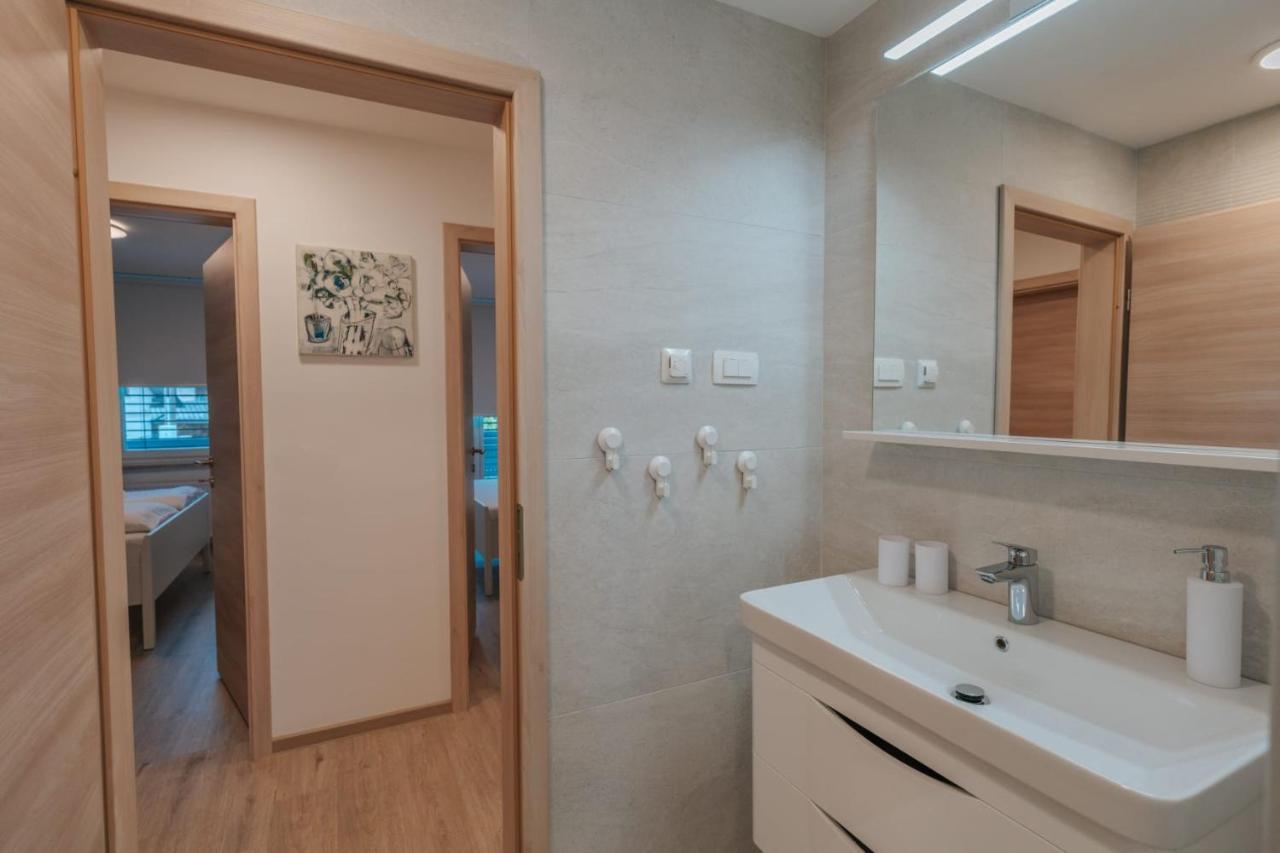 Apartma Lamberger Zirovnica Exterior foto